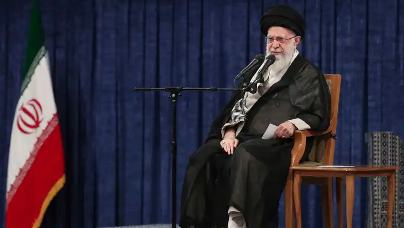 İran Lideri Hamaney'den ABD'ye Sert Yanıt: Zenginleştirme Devam Edecek