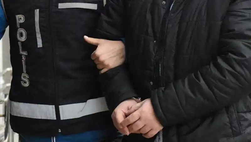 İstanbul'da Terör Soruşturmasında 7 Kişi Tutuklandı: Gözaltı Sayısı 20'ye Ulaştı