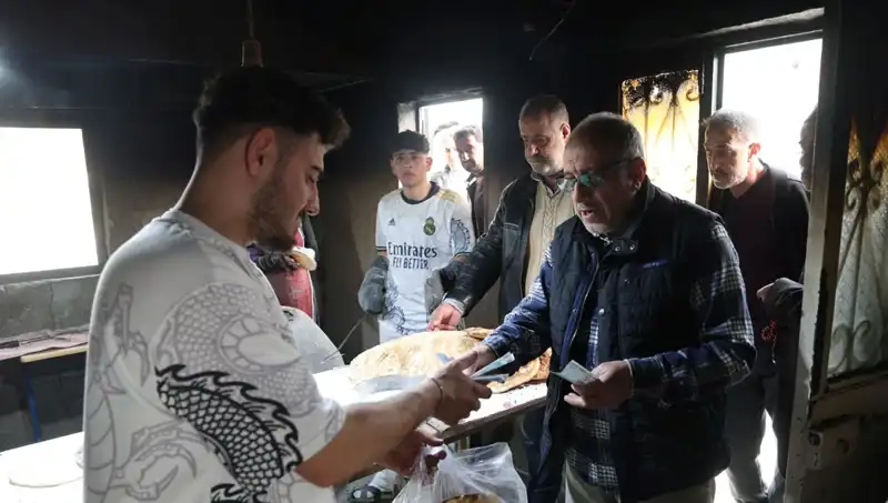 7 Kilometre Yolculuğuyla Ekmek Almanın Sırrı: Saat 15’te Neler Oluyor?