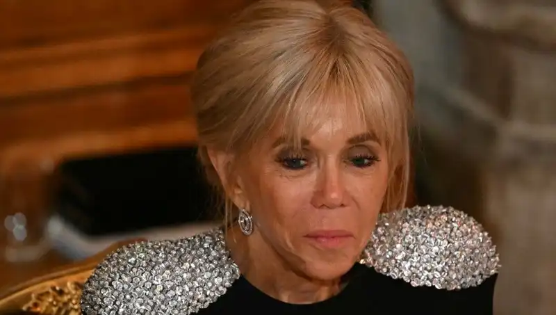 First Lady Davasında Şok Gelişme: "Erkek Olarak Doğdu" Yalanı İle Beraat!