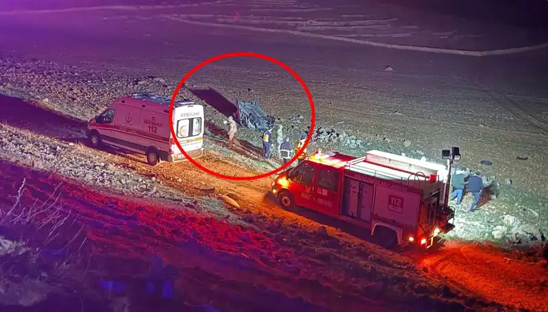 Şarampole Devrilen Otomobilde İki Kişi Hayatını Kaybetti