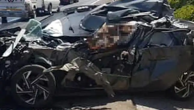 Şanlıurfa'da Otomobil Tankere Çarptı: Feci Kaza Hayatları Karanlığa Gömüldü
