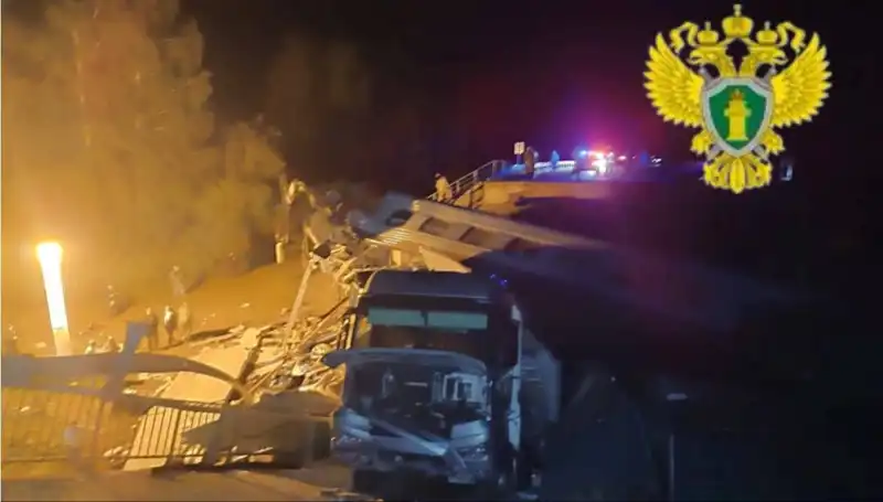 Rusya'da İki Köprünün Çökmesi ve Tren Kazası: Yürek Dağlayan Bilgiler