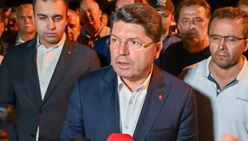 Bursa Orman Yangınında FETÖ Bağlantısı Ortaya Çıktı! Bakan Tunç’tan Önemli Açıklama
