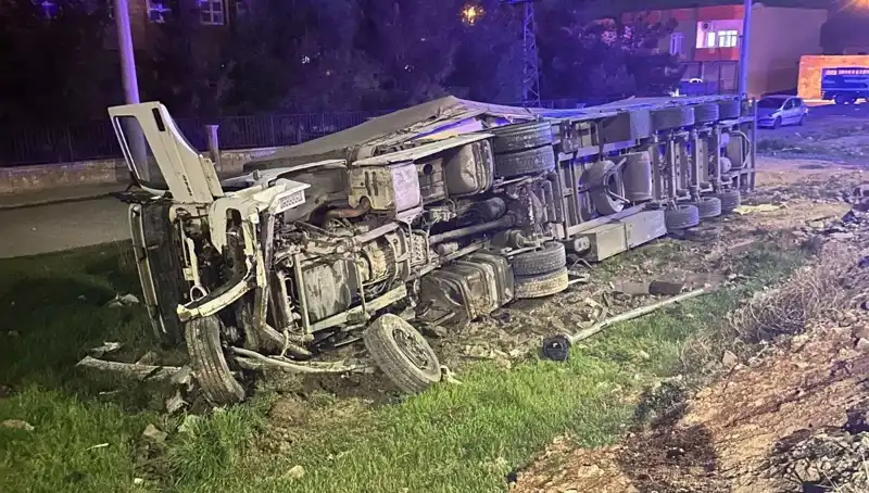 TIR Kazası: Devrilen Araçta 6 Yaralı, Olayın Ardındaki Sebepler Neler?