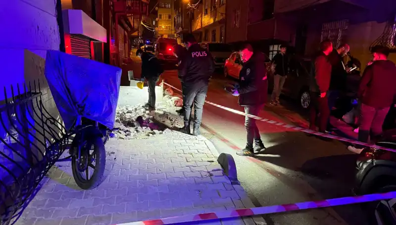 Küçükçekmece'de Plakasız Motosikletle Gerçekleşen Saldırı Gündemi Sarsıyor