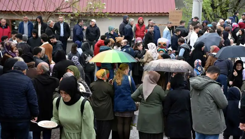 Tarihe Tanıklık Eden Bayram Geleneği: 12 Bin Kişi Bir Araya Geldi!