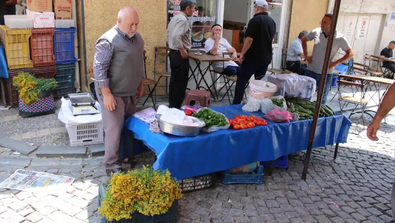 Dağlardan Gelen Şifalı Bitkiler: Pazarda 30 TL’den Satışta!