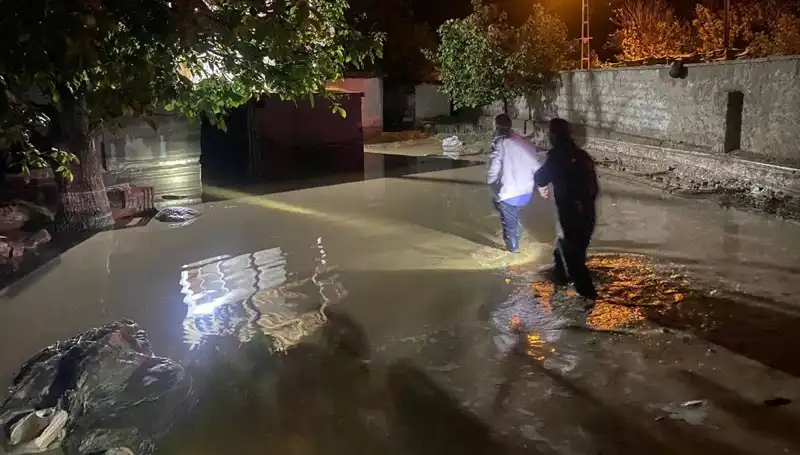 20 Dakikada Yağmurun Yol Açtığı Sel Felaketi: Evsiz Kalanlar!