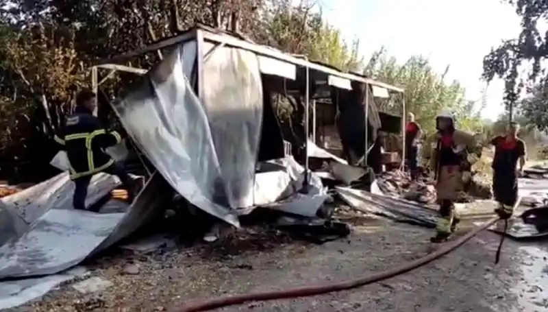 Hatay'da Konteyner Yangını: İtfaiye Ekipleri Üç Saat Mücadele Etti!