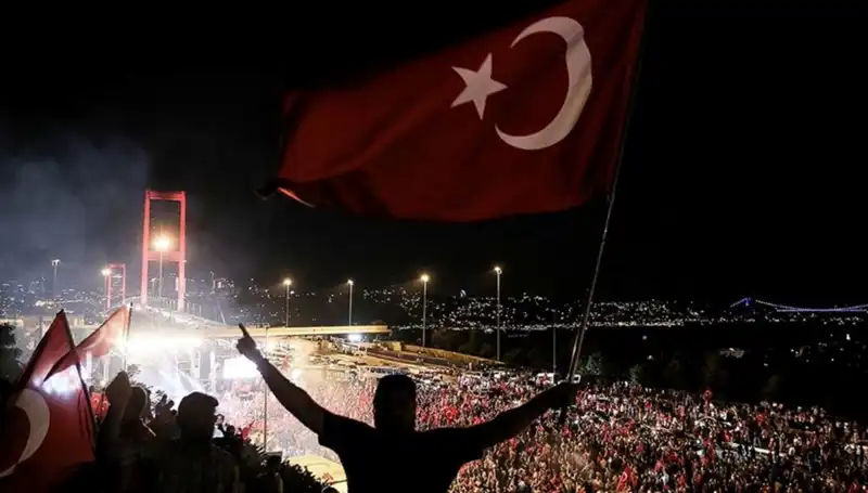 15 Temmuz'un Anısına "En Uzun Gece": Külliye’deki İlk Temsil