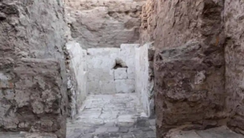 Mısır'da Tarihi Keşif: 3 Bin 500 Yıldan Eski Kraliyet Mezarı Bulundu