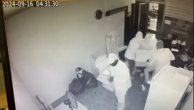 Kapalı Kasa ile Yola Çıkan Hırsızların İlginç Macerası