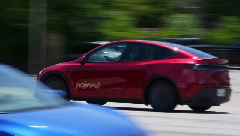 Tesla'nın Robotaxi Projesi: Hız ve Kontrol Sorunları Ortaya Çıktı