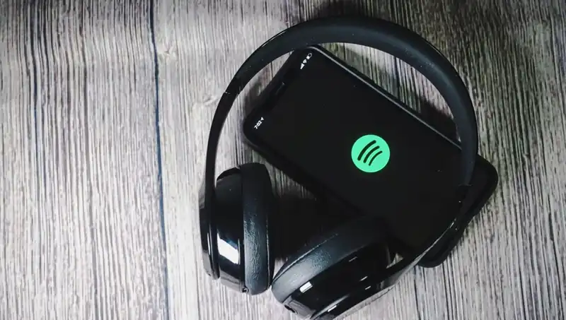 Yapay Zeka Tehlikesi Büyüyor: Spotify'da Ölü Sanatçılar Yeniden Şarkı Söylüyor