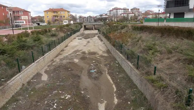 Türkiye’nin Efsane Nehri: Coşkun Akarken Kuraklık Tehdidiyle Yüzleşiyor