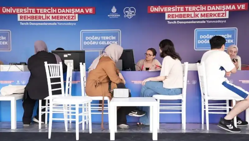 İstanbul'un Her Bölgesinde Yeni Üniversite Tercih Danışma Merkezleri Açıldı
