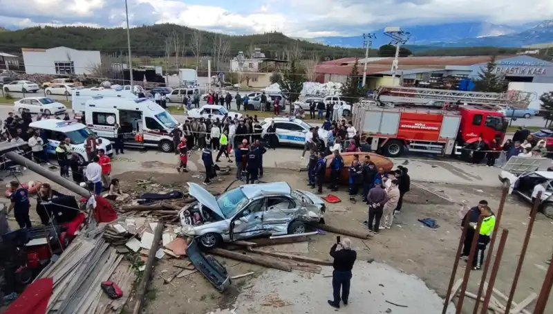 Bayram Tatilinde Feci Kaza: 57 Ölü, 6 Bin 533 Yaralı!