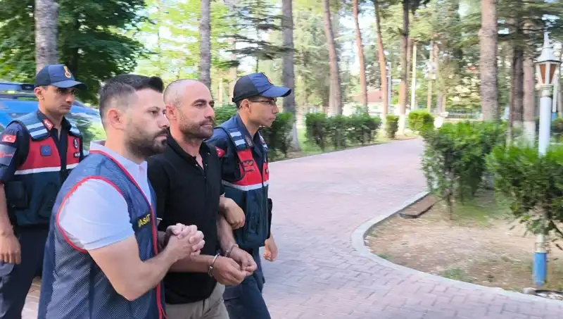 Hırsızlıktan Gözaltına Alınan 4 Şüpheliden Biri Tutuklandı