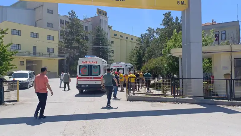 Çorum'daki Un Fabrikasında Şok Edici Patlama: Biri Ağır, 9 Yaralı!