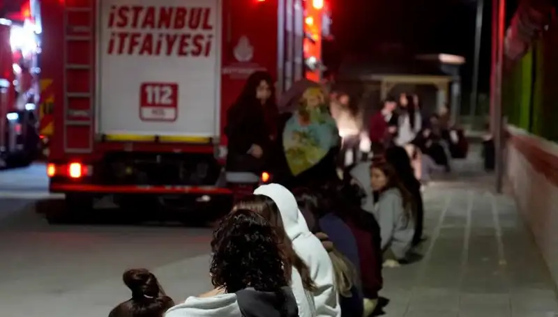 2500 Kız Öğrencinin Yaşadığı Yurt Yangını: Arama Kurtarma Çalışmaları Başladı