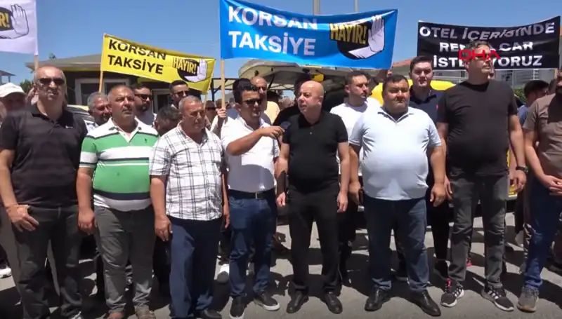 Belek'te Taksiciler Protesto İçin Kontak Kapatma Eylemi Yaptı