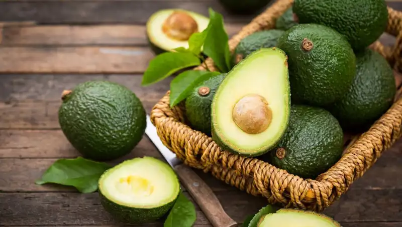 Avokado: Sağlıklı mı Yoksa Zararlı mı? Gerçekler ve Yanılsamalar