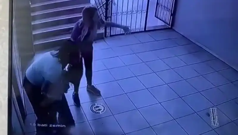 Acelesi Olmayan Bir Hayat Kurtarma: Öğretmen Heimlich Manevrasıyla Krizi Aşmayı Başardı