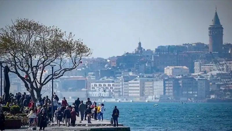 İstanbul'u Saran Bahar Havası: Hafta Sonu Sıcaklık Yükseliyor