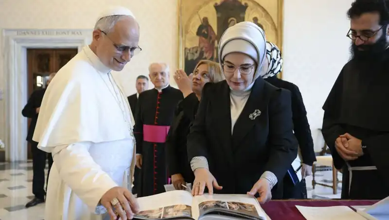 Emine Erdoğan ve Papa Leo'nun Görüşmesi: Gazze Üzerine Yenilikçi Yaklaşımlar