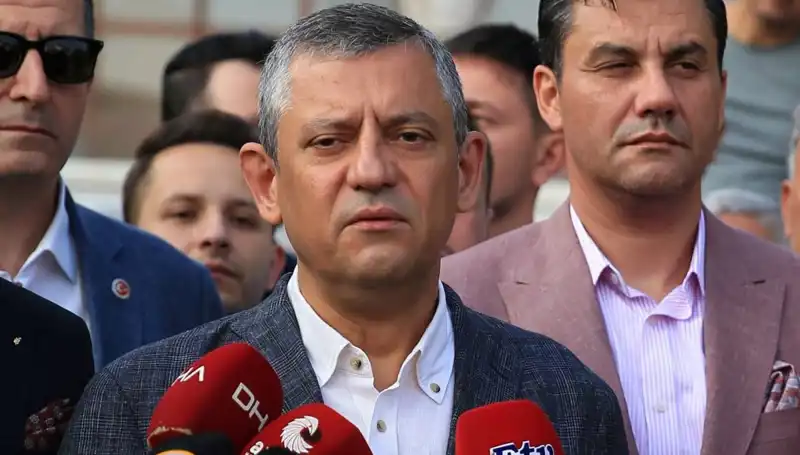 Özgür Özel'den Sert Çıkış: "Sandığı Ortadan Kaldırmak İstiyorlar"