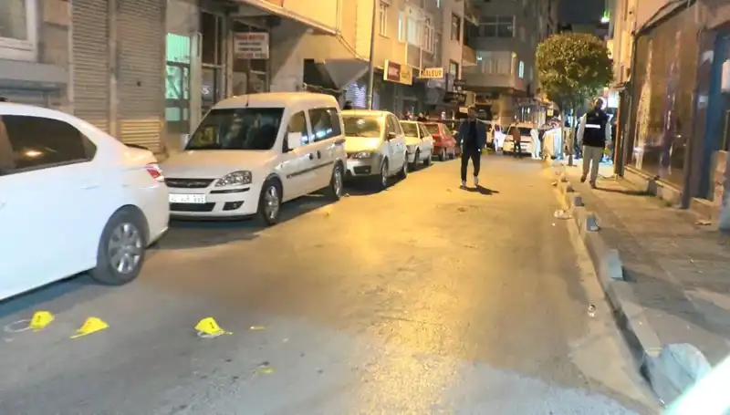 İstanbul’da Motosikletli Çeteden Silahlı Saldırı: Can Kaybı ve Yaralı Var