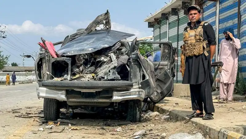 Pakistan'daki Patlama: Hükümet Yetkilileri ve Polis Memuru Hayatını Kaybetti