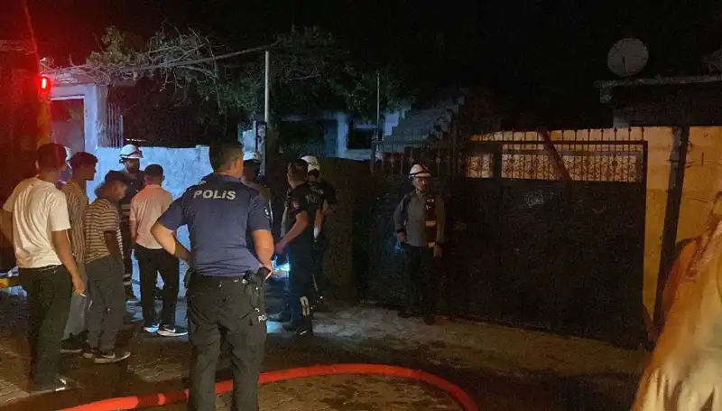 Ailesinin Evinin Yandı, Linçten Polis Zorla Kurtardı: Olayın Ardındaki Gerçekler