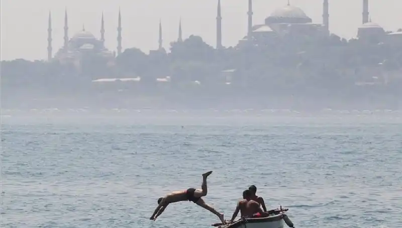 Yaz sıcakları geri geliyor: 44 dereceyi bulabiliriz!