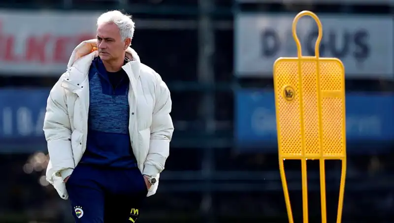 Mourinho’nun Sırlarla Dolu Bir Numarası: Futboldaki Devrim Mi Geliyor?