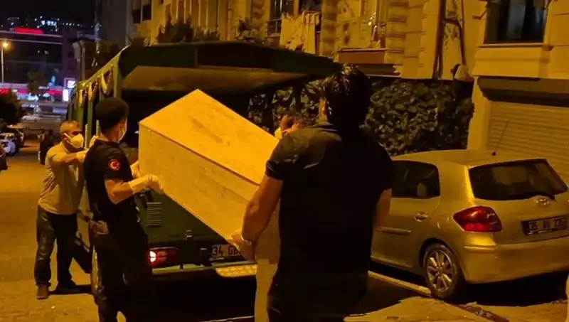 Esenyurt'ta Gizemli Ölüm: Kadın Bulundu, Aileni Sarsan Detaylar Neler?