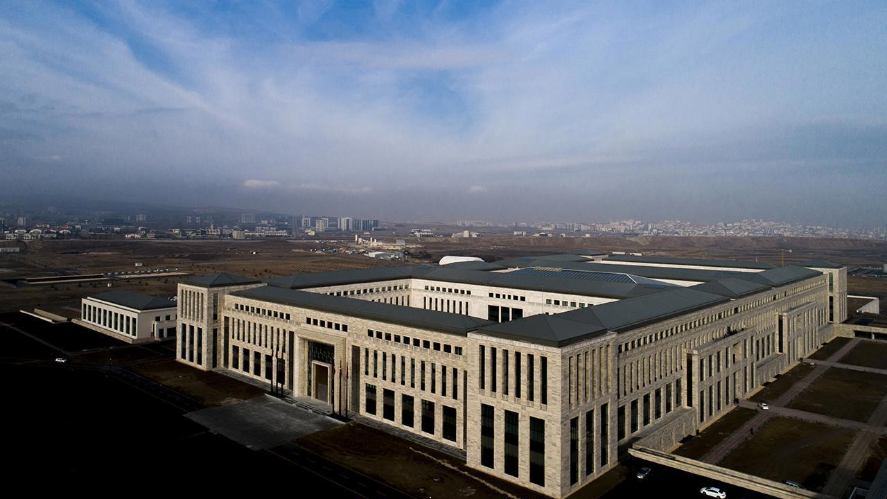 MİT, Gençler İçin Kariyer Fırsatları Sunuyor