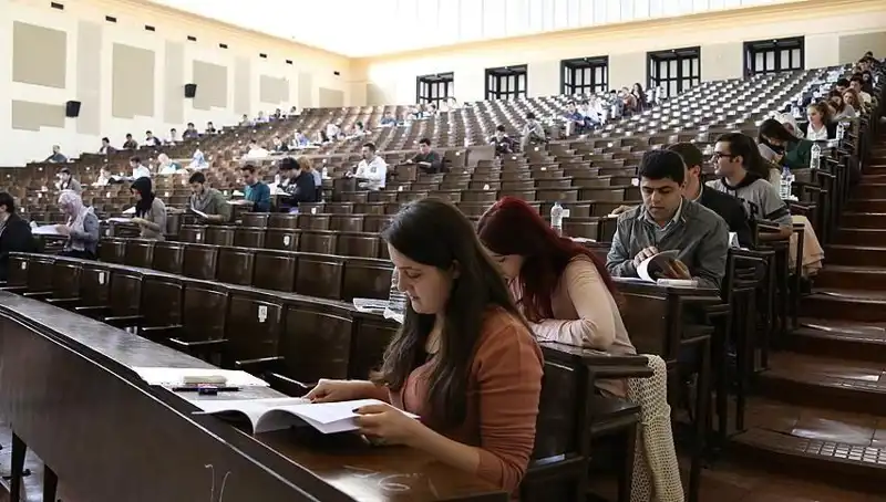 Üniversite Kayıtları İçin Son Gün Heyecanı: Öğrenciler Ne Yapmalı?